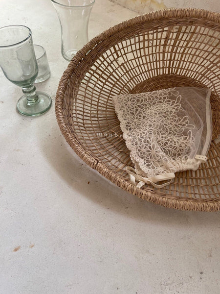 Lace Bonnet