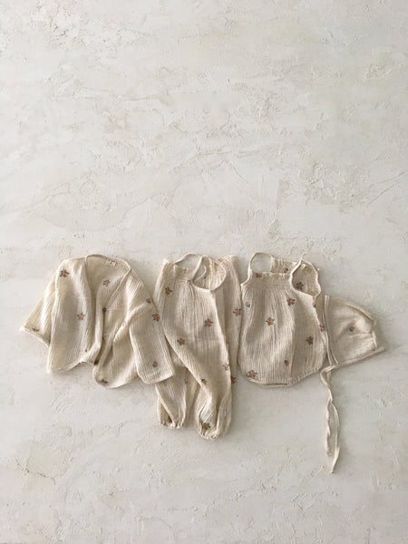 Flower Embroidered Sleeveless overalls