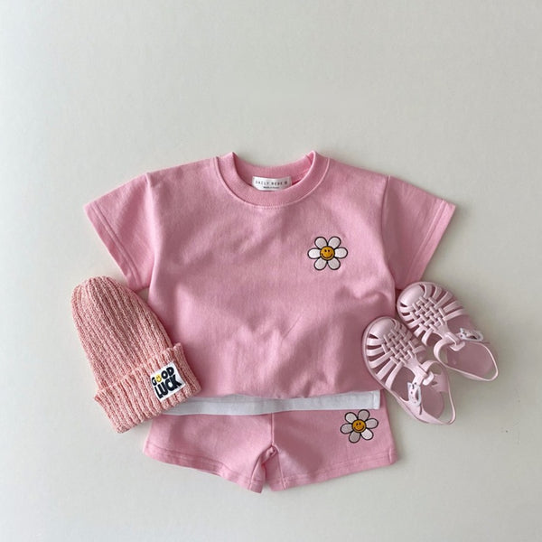 Smiley Flower Short Sleeve Sweatshirt and Shorts (Set)
