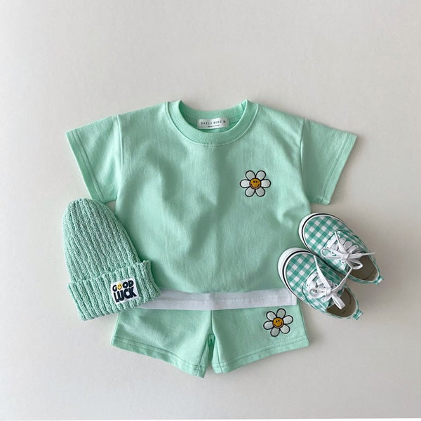 Smiley Flower Short Sleeve Sweatshirt and Shorts (Set)
