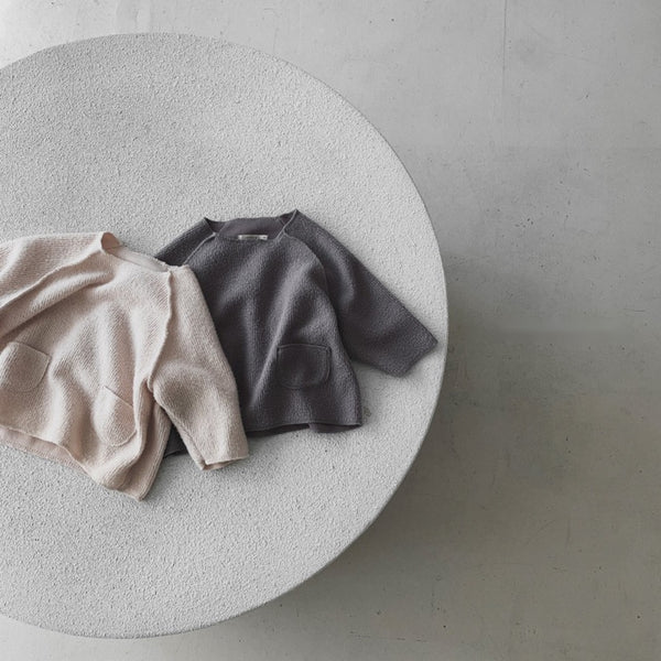 Round neck T-shirt with pockets