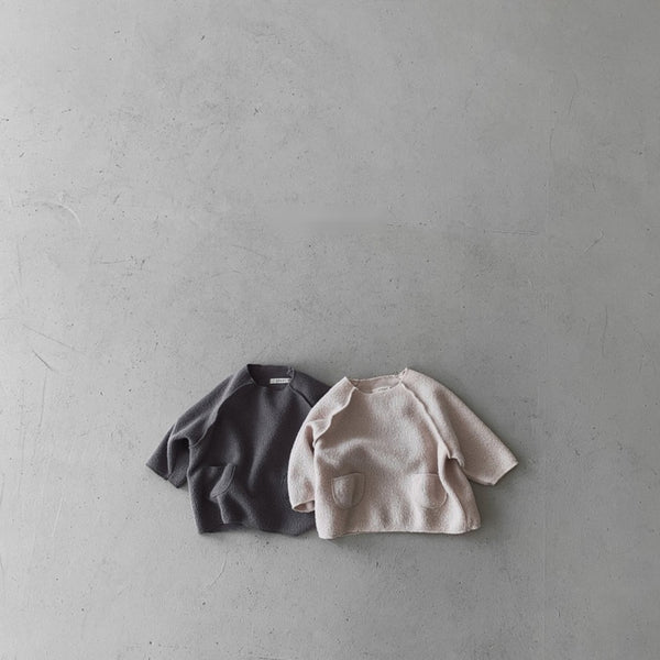 Round neck T-shirt with pockets