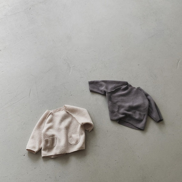 Round neck T-shirt with pockets