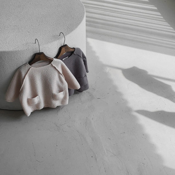 Round neck T-shirt with pockets