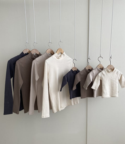 Basic Mock-neck T-shirt