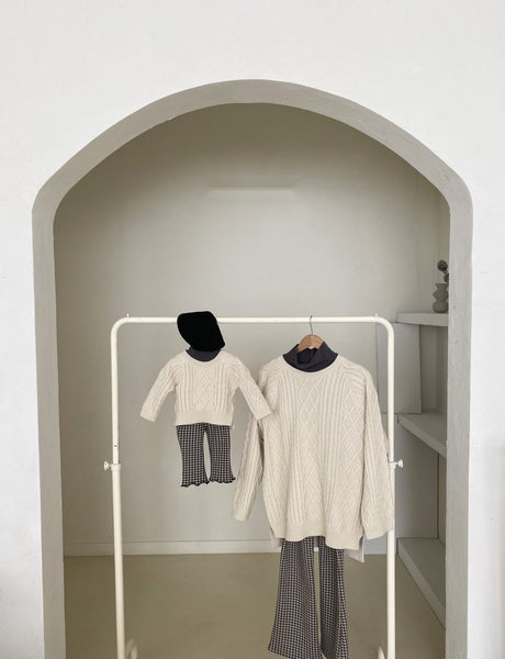 Basic Mock-neck T-shirt