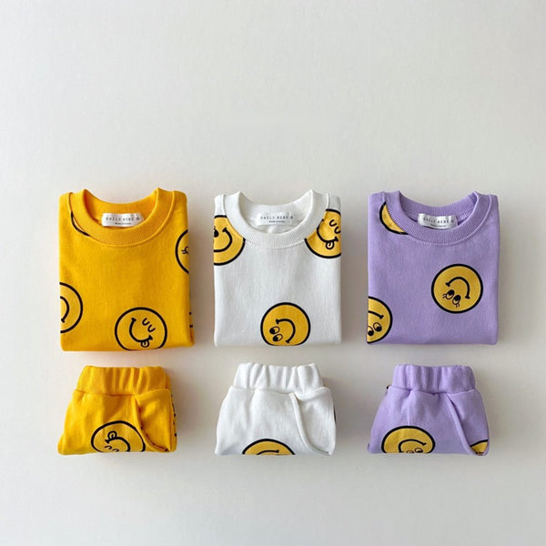 Smiley Face Short Sleeve Sweatshirt and Shorts (Set)
