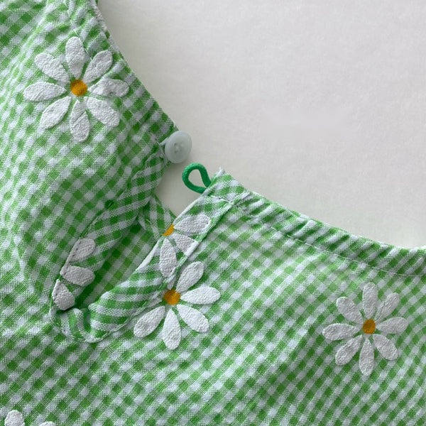 Daisy Textured Short Sleeve Sweatshirt and Shorts (Set)