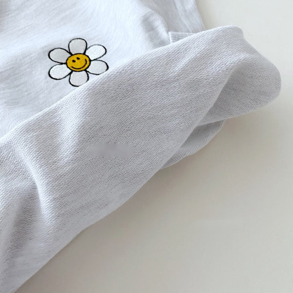 Smiley Flower Short Sleeve Sweatshirt and Shorts (Set)